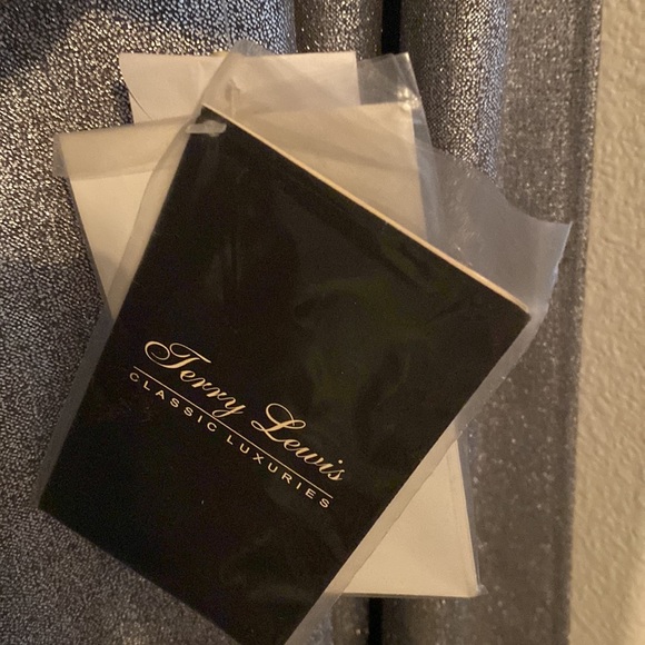 Terry Lewis Classic Luxuries 100% leather jacket - Picture 4 of 4